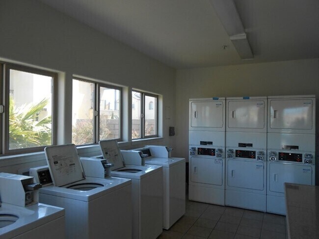 Foto del edificio - Beautiful 3 bedroom/1 bath in gated commun...