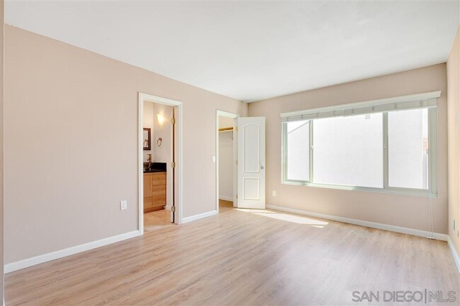 Foto del edificio - $3,400 - 3 Bed / 2 Bath Condo in Kearney Mesa