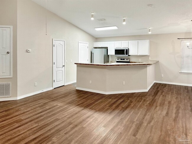Building Photo - 217 Cohasset Ct