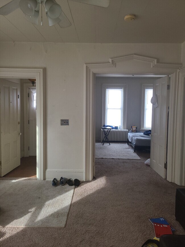 Foto del edificio - 527 W Lincoln Ave