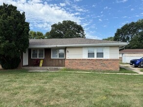 Building Photo - 409 N Murphy Rd