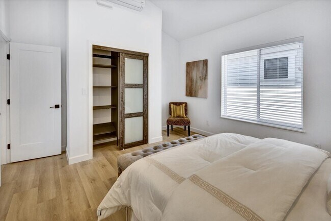Foto del edificio - 3221 Hannah St