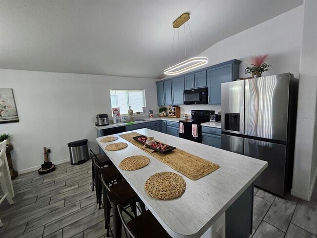 Foto del edificio - 3110 Sweet Acrs Pl