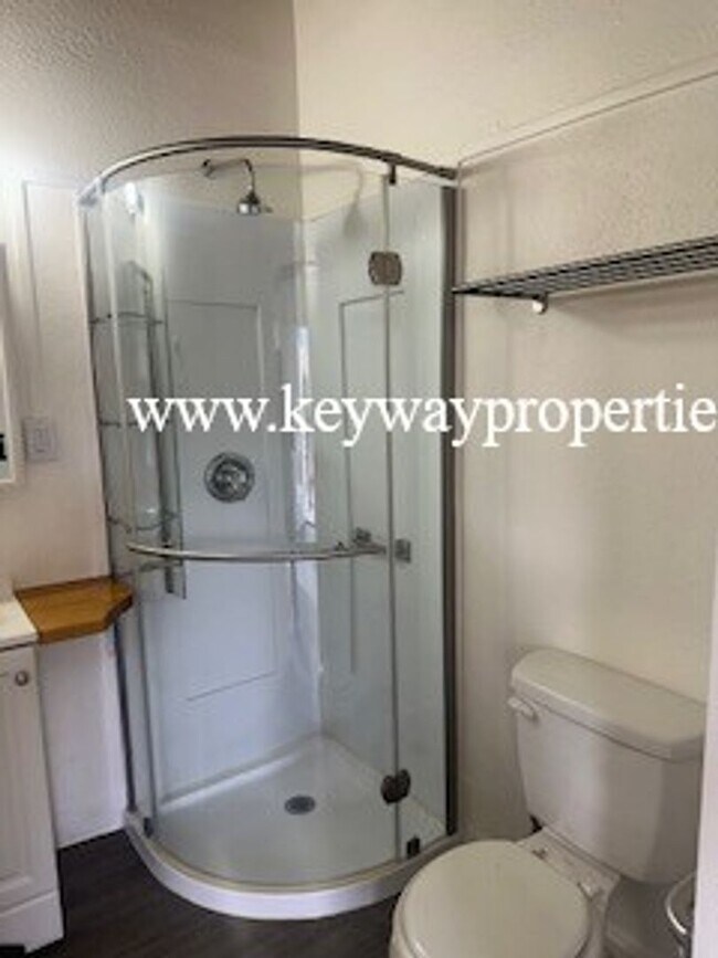 Foto del edificio - Sandia Canyon Studio Apartment Utilities Included