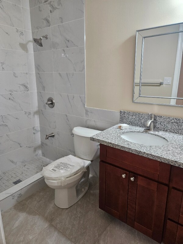 180 S Lehua St Unit 180 S Lehua St B, Kahului, HI 96732 Room for Rent