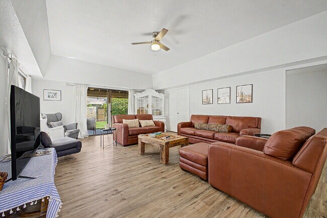 Foto del edificio - Furnished Luxury Condo in Guard-Gated Casa Del Monte | Prime Old Town Scottsdale Location