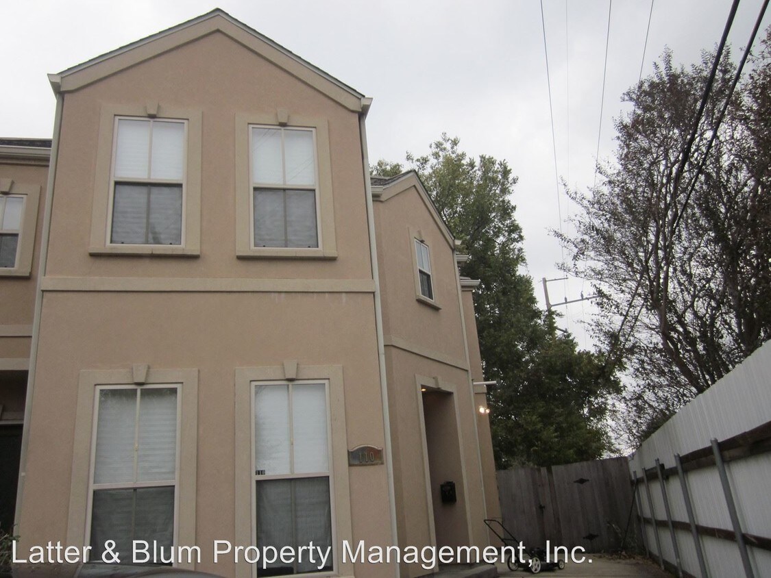 Primary Photo - 100 Duckhook Dr