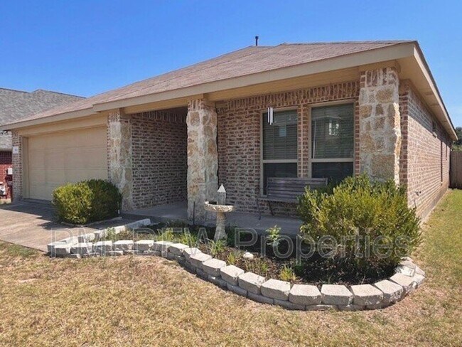 Building Photo - 211 Villanova Dr