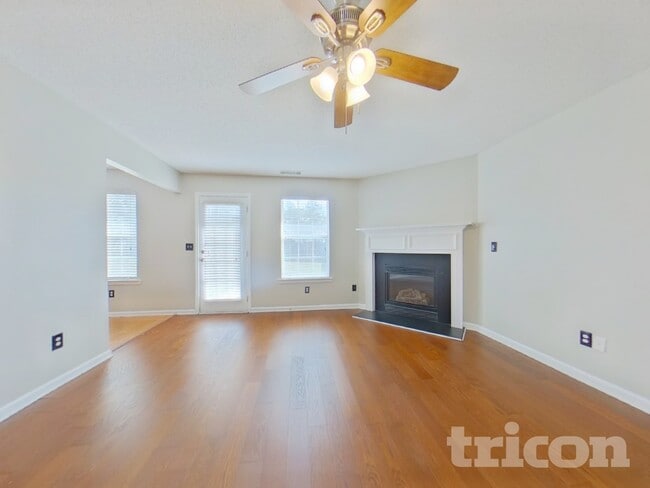 Building Photo - 6985 Borowood Ln