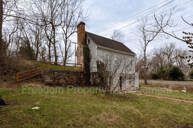 Building Photo - 8200 Buckland Mill Rd