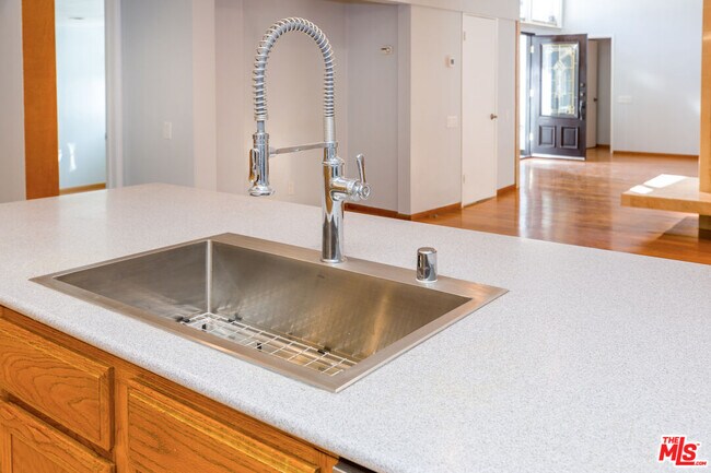 Foto del edificio - 3751 Scadlock Ln