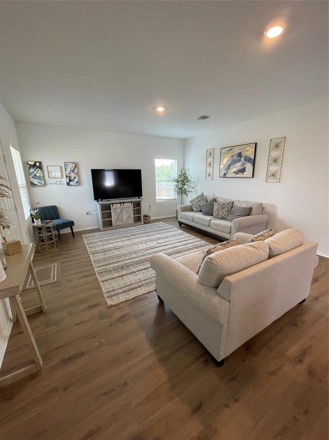 Building Photo - 2821 Dezmond Diamond Ct