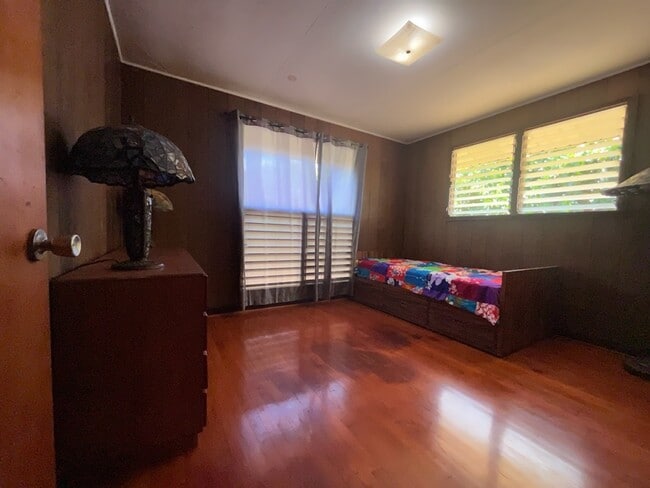 Mauka bedroom - 2880 Kamehameha V Hwy