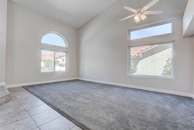 Foto del edificio - 26 Fantasia Ln