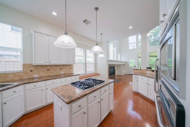 Foto del edificio - 1415 Sue Barnett Dr