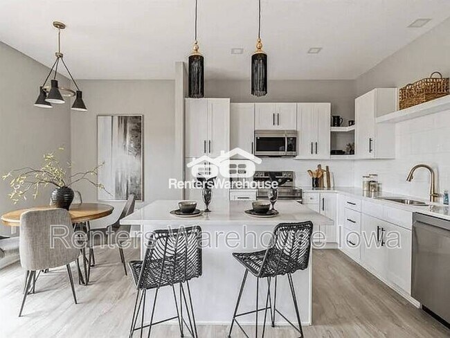 Foto del edificio - 15536 Rocklyn Pl