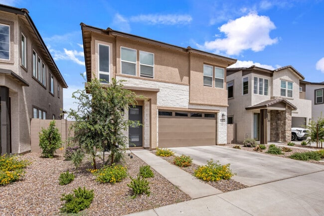 Building Photo - Tricon Hudson Crossing