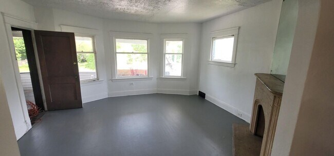 Foto del edificio - 626 E 130th St