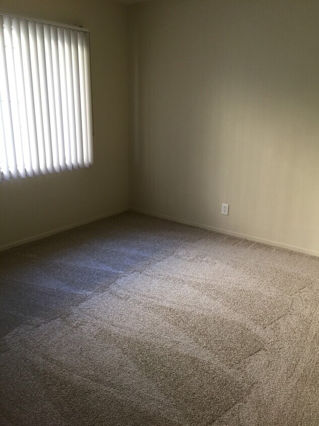 Primary Photo - 540 S Serrano Ave