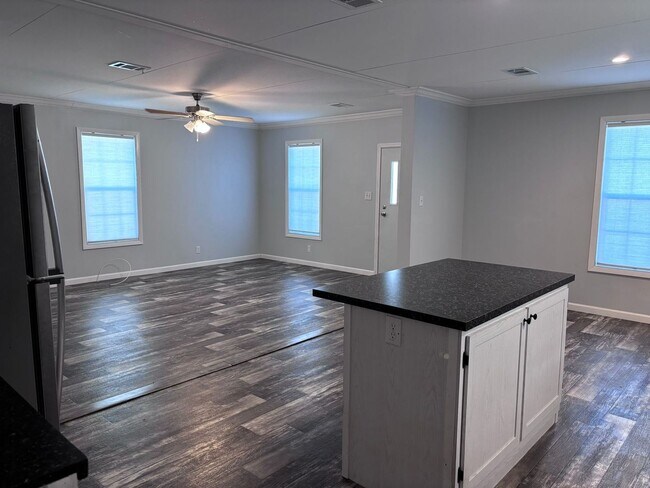 Foto del edificio - BEAUTIFUL +55 HOA COMMUNITY- ASK ABOUT OUR...