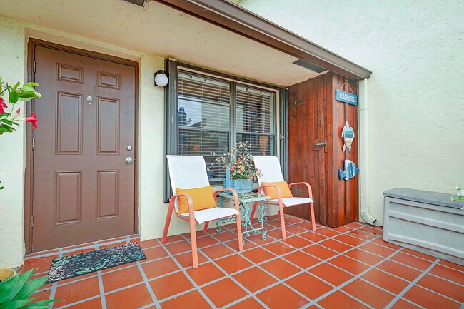 Building Photo - 8071 SE Villa Cir