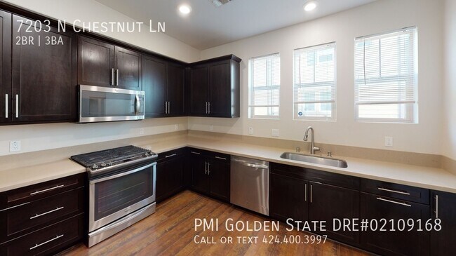 Foto del edificio - 7203 N Chestnut Ln