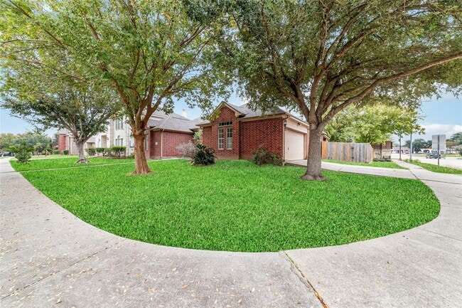 Building Photo - 14827 El Tesoro Dr