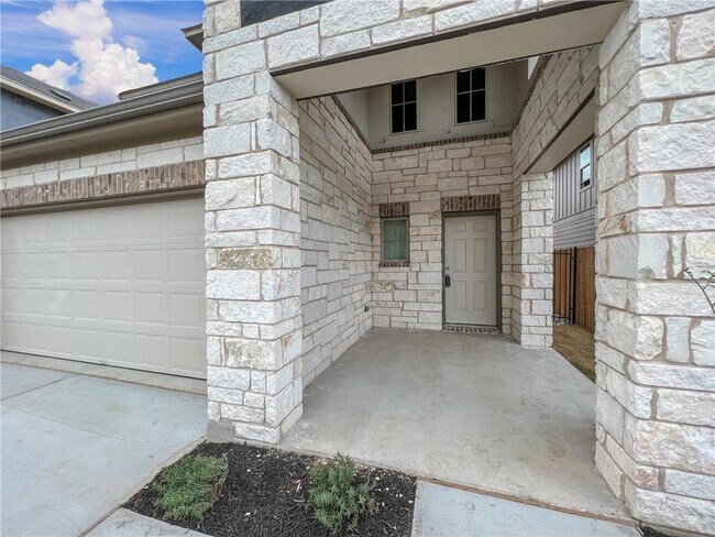 Building Photo - 261 Hauser Dr