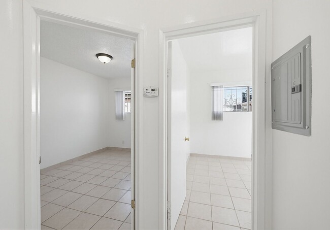 Building Photo - 1224 Normandie Ave