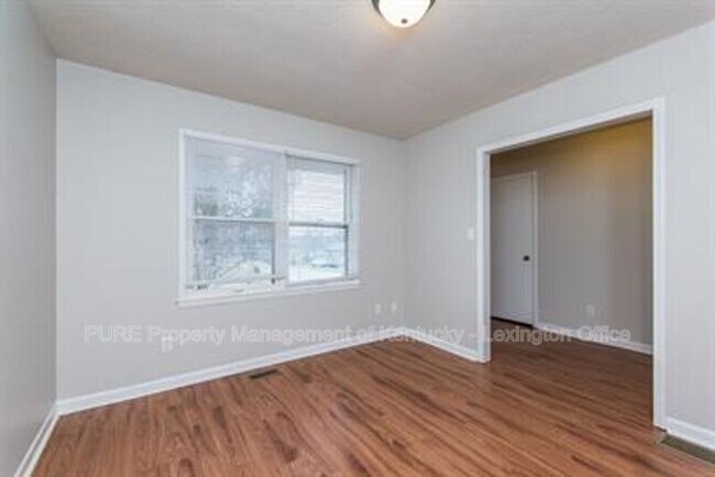 Foto del edificio - 1194 Trent Blvd