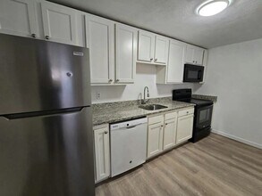 Building Photo - 270 Quarry St