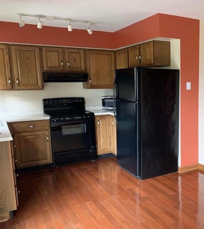 Building Photo - 103 English Ln