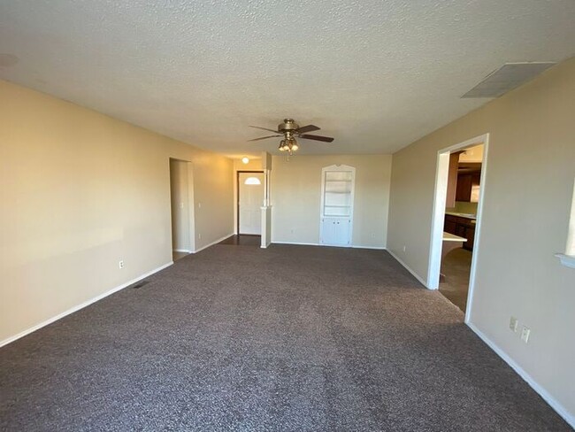 Foto del edificio - 3 bed 2 bath in Moore in Greenbriar Eastla...