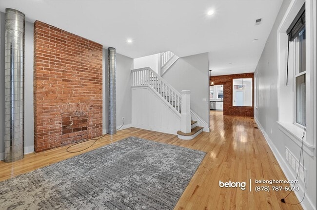 Building Photo - 5549 Columbo St