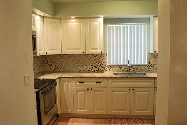 Building Photo - 3135 Shady Dell Ln
