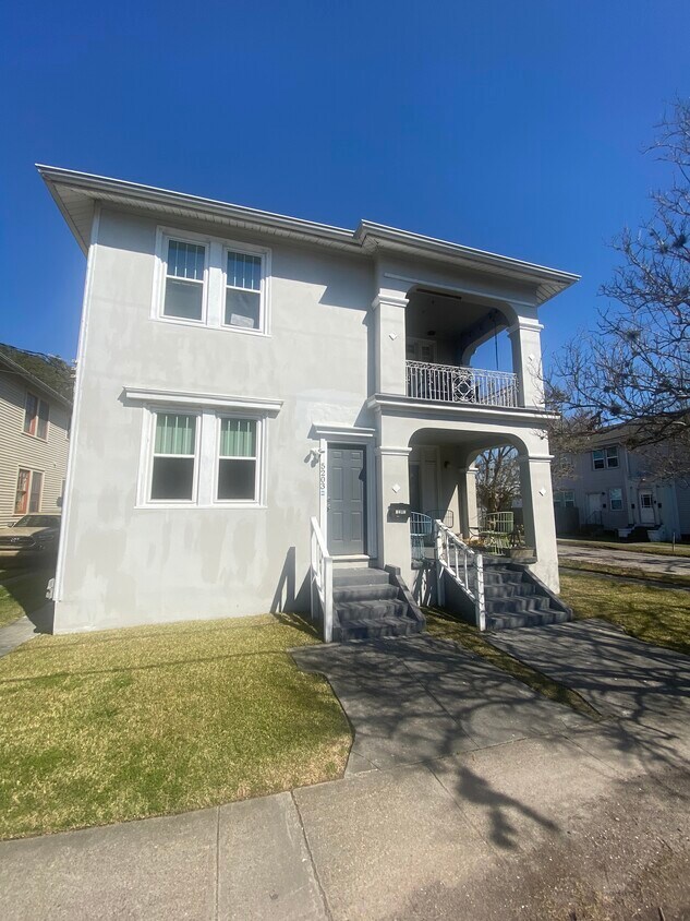 Foto principal - 5201 Conti St