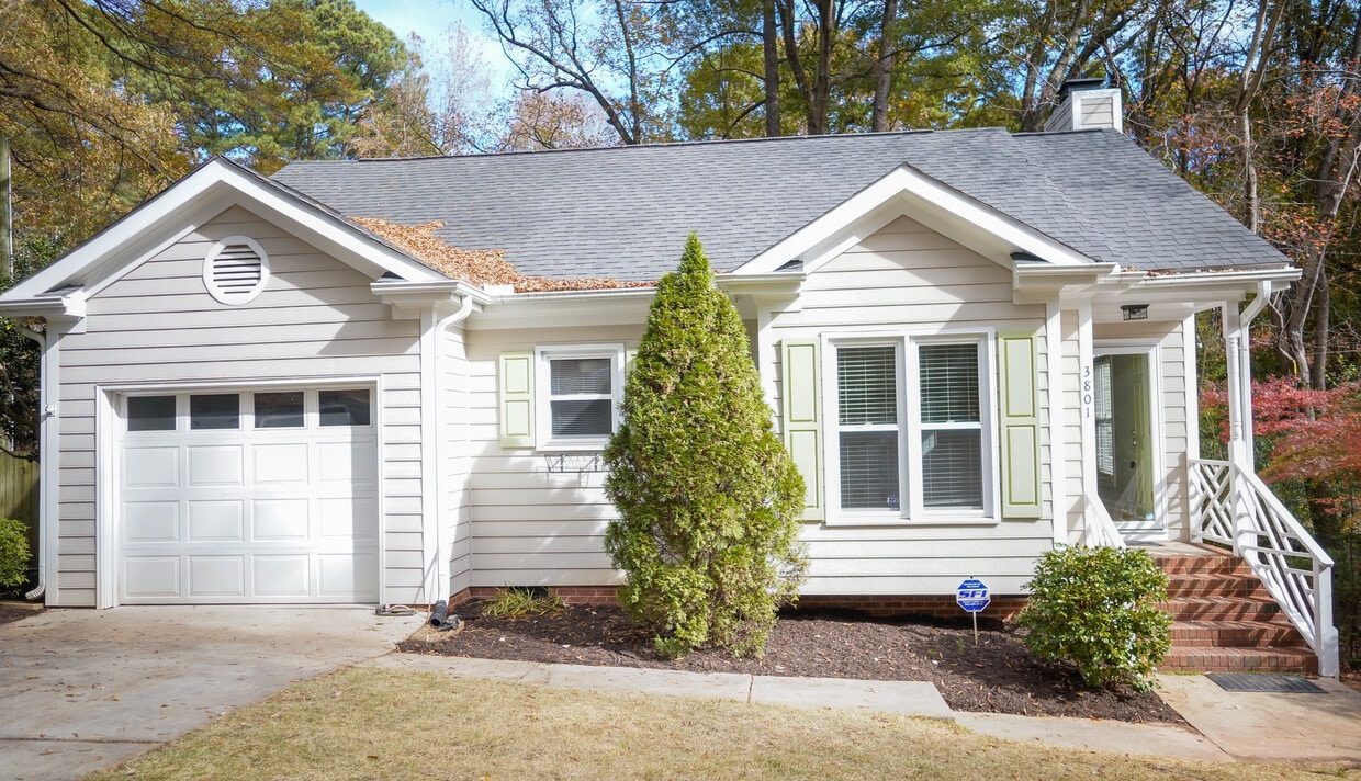 Primary Photo - 3801 Lake Point Cir