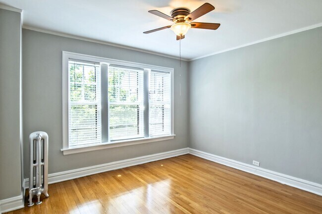 Foto del edificio - 1623 W Thome Ave