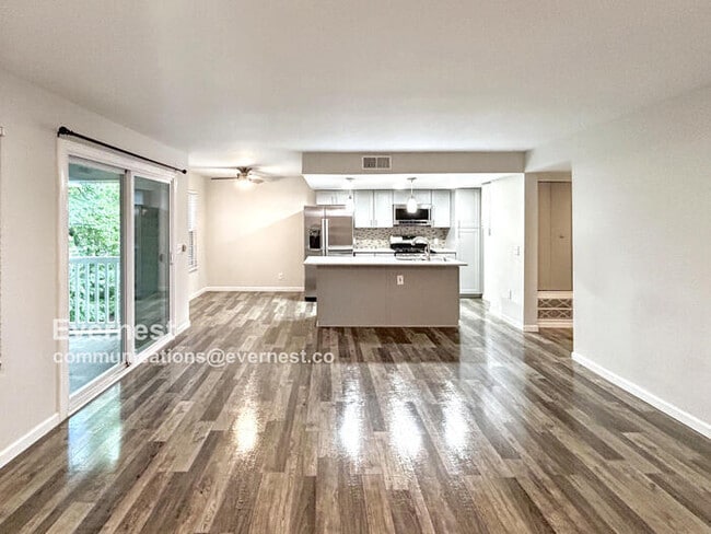 Foto del edificio - 2016 Henderson Cir