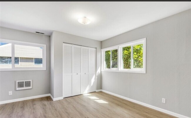 Foto del edificio - 7216 Beverly Ln
