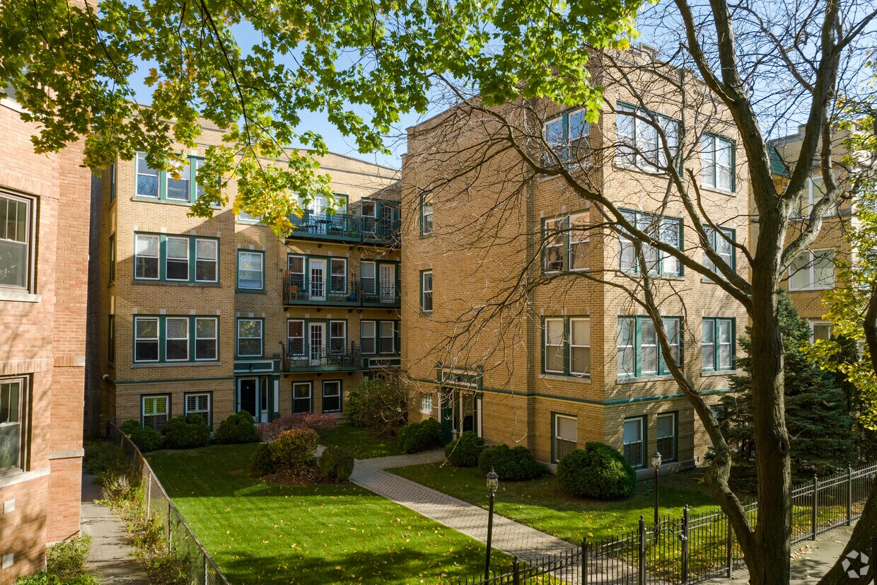 Primary Photo - 4941 N Saint Louis Ave