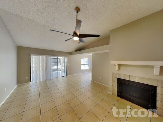 Foto del edificio - 470 N Sundance Dr