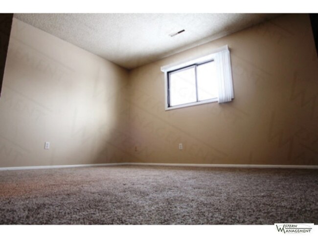 Building Photo - 404 Mervin St