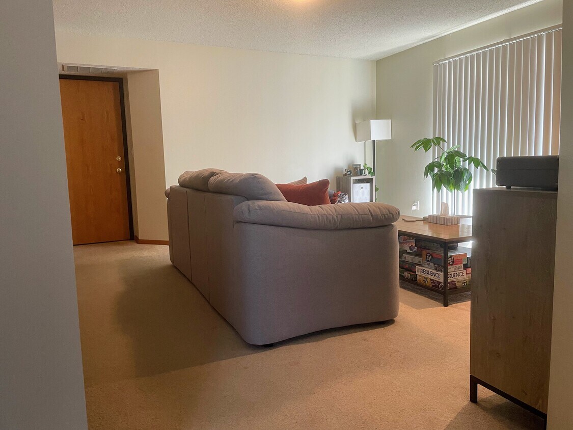 617 Potter St Unit 617, Tiffin, IA 52340 Apartments in Tiffin, IA