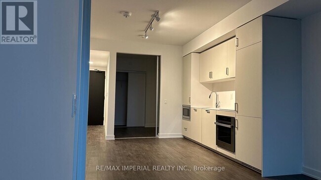 Photo du bâtiment - 88 Queen St E