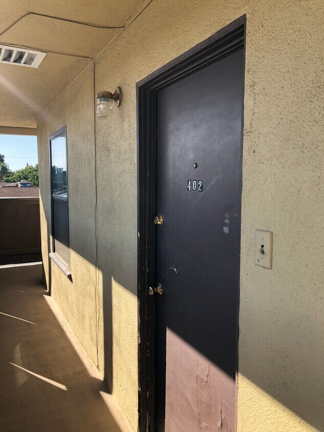 402 E 10th St Unit 402, Beaumont, CA 92223 Room for Rent in Beaumont