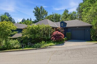 Building Photo - 227 NW Seblar Dr
