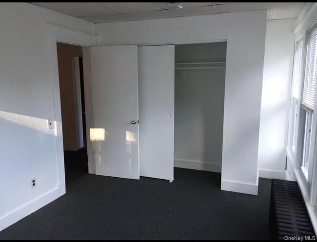 Foto del edificio - 206 W Broadway