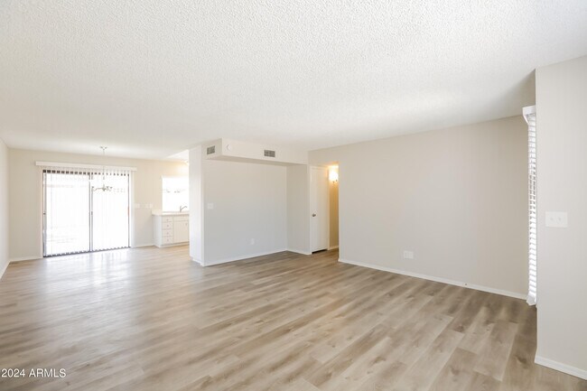 Foto del edificio - 4901 W Puget Ave