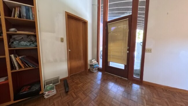 Foto del edificio - 3006 Waunona Way